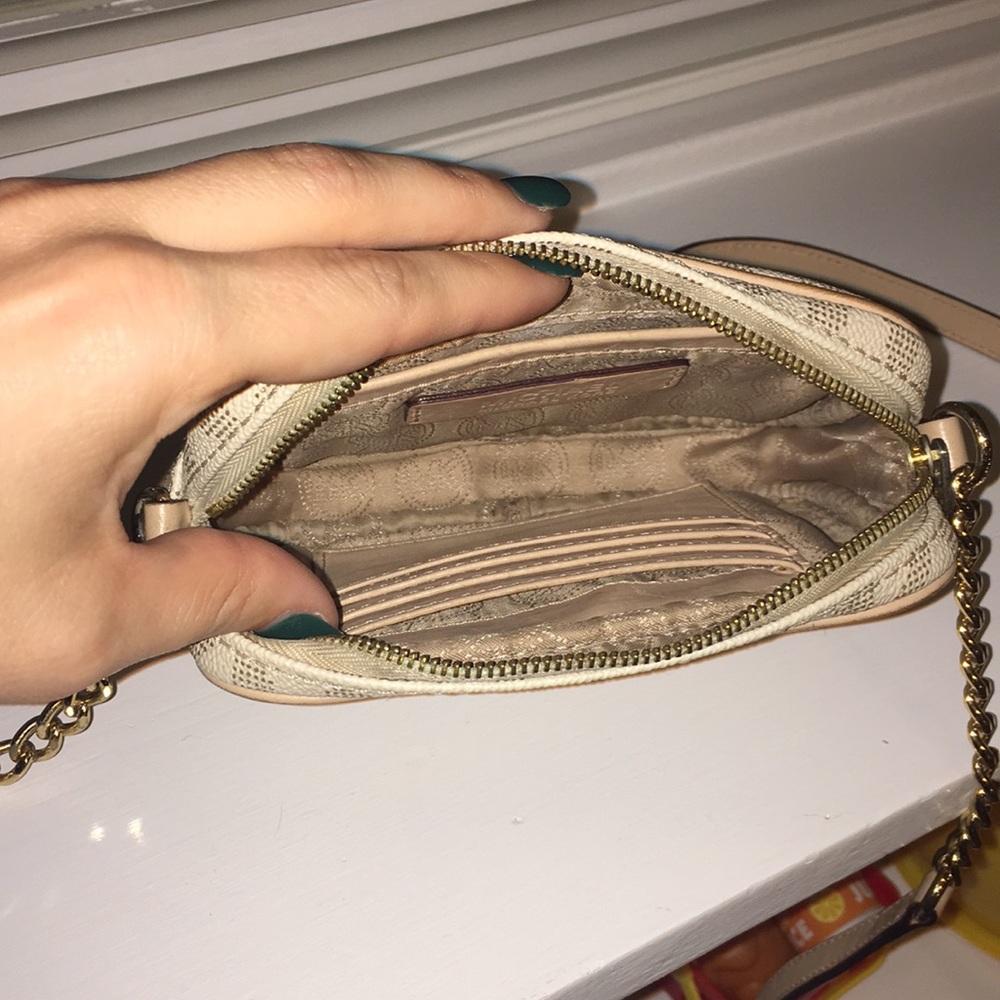 Michael Kors Crossbody - Picture 7 of 8